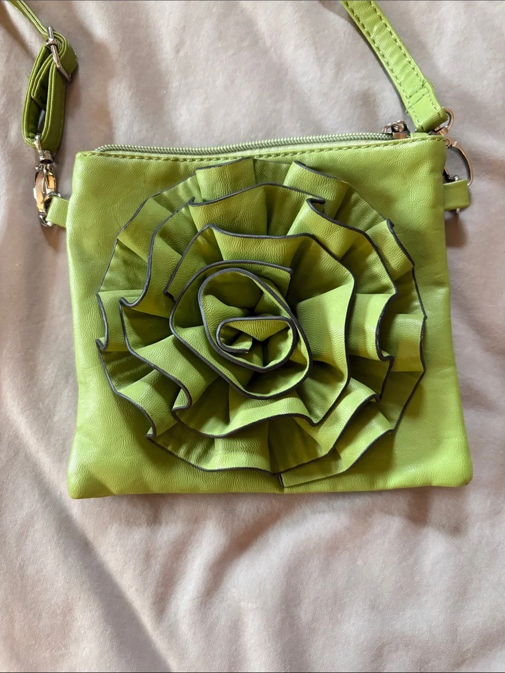 Adorable green cross body bag